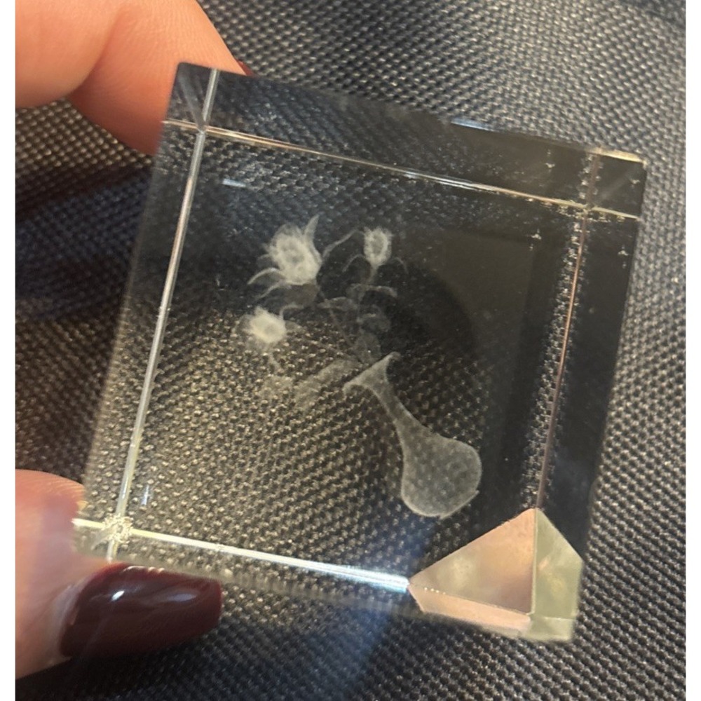 3D Laser Etched Crystal Glass Cube Paperweight Baby Footprint Design